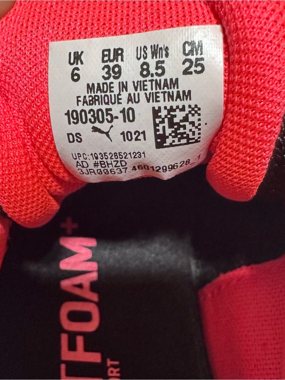 Puma Like NEW Size 8.5 Lightweight athletic gym Sneakers pink black and blue - Picture 4 of 5